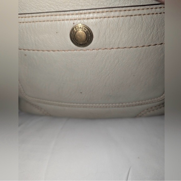 Coach Chelsea - Picture 8 of 12